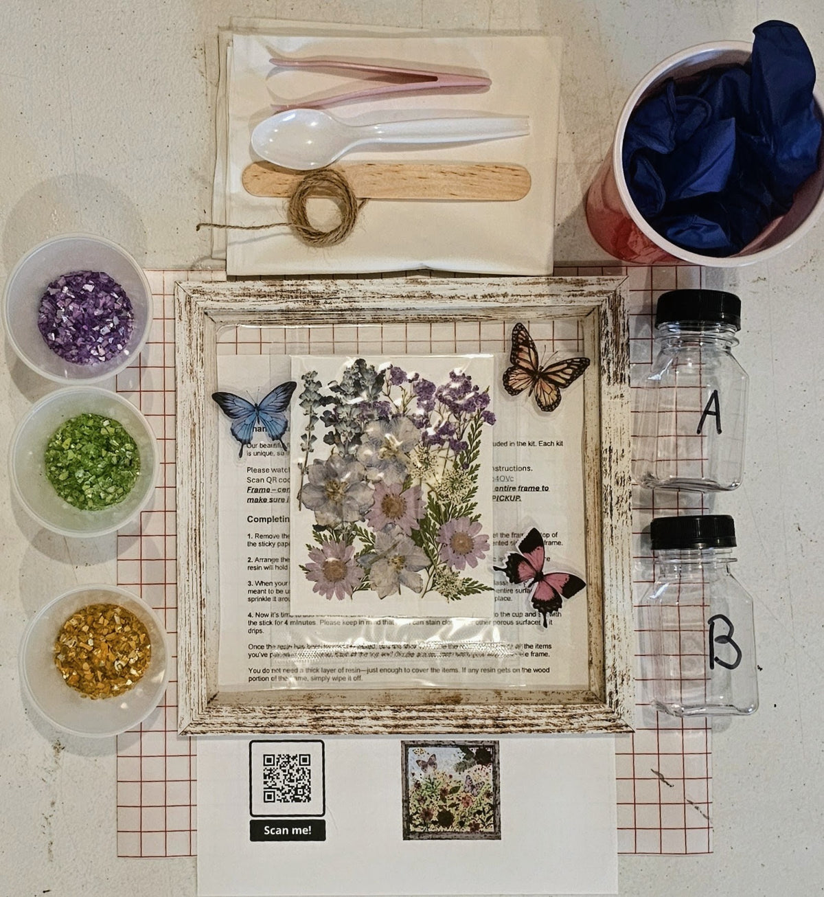 Floral Frame 9" x 9" Square/Dried Flowers/Resin/Crushed Glass Art Kit (Purple Flowers)