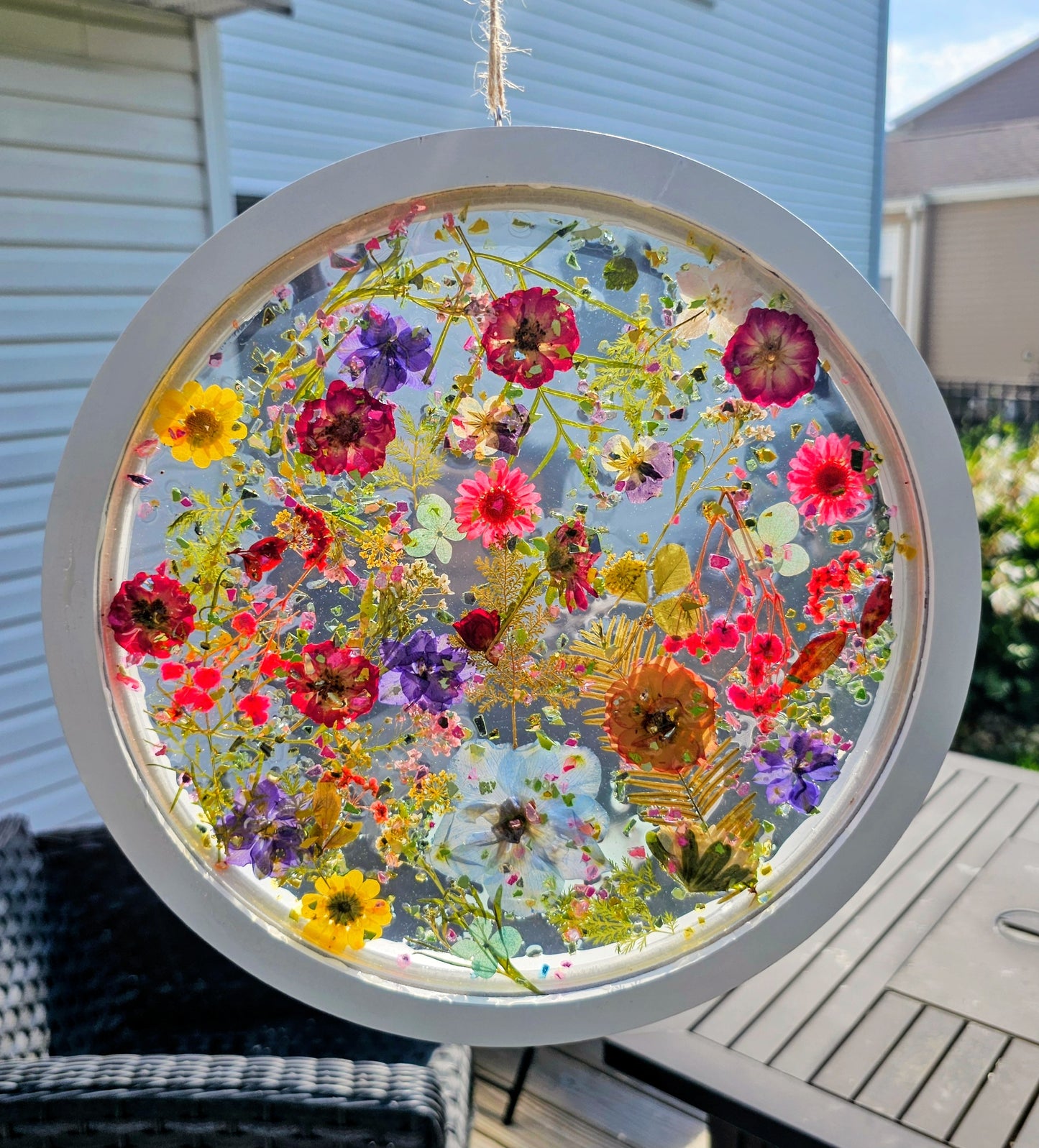 Floral Frame Round 12" x 12"/Dried Flowers/Resin/Crushed Glass Art Kit (Mixed Flower Colors)